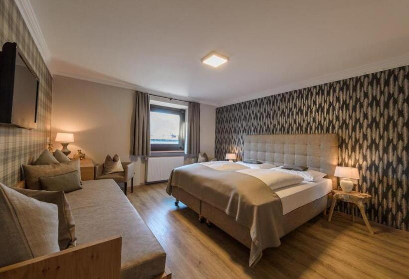 스탠다드 트리플 룸, Gasthof Hotel Hauslwirt