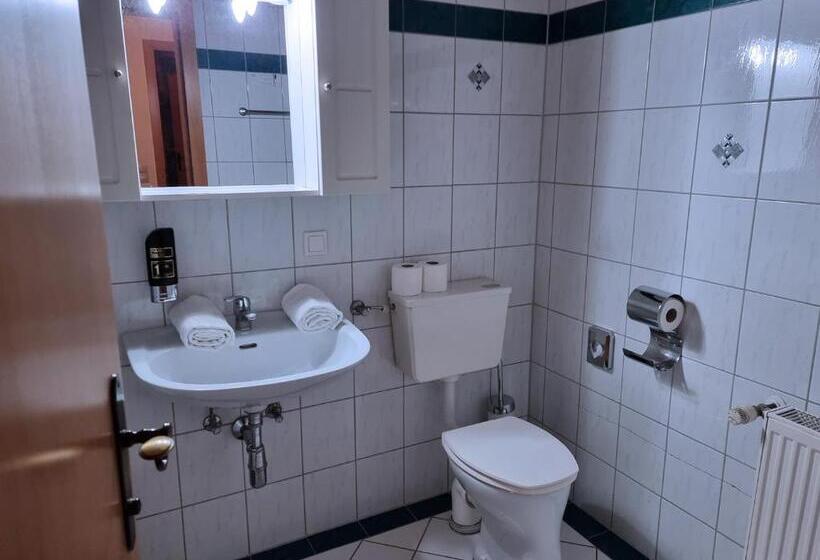 Номер Стандарт, Karnischer Hof