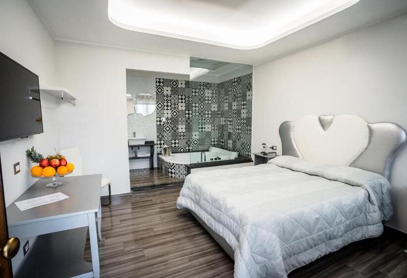 سوییت جونیور, La Fenice