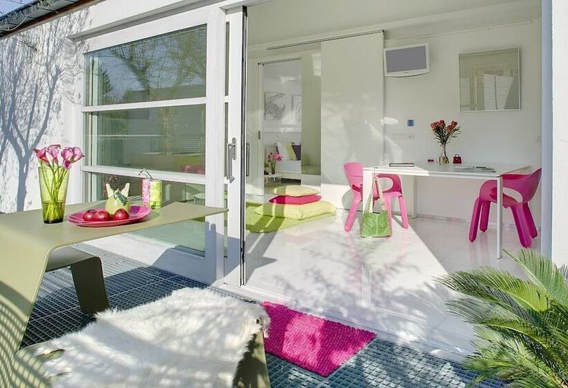 Люкс Вид на Сад, Maison Bousson Bed & Breakfast