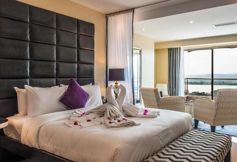 سوئیت پرزیدنت, Acacia Premier