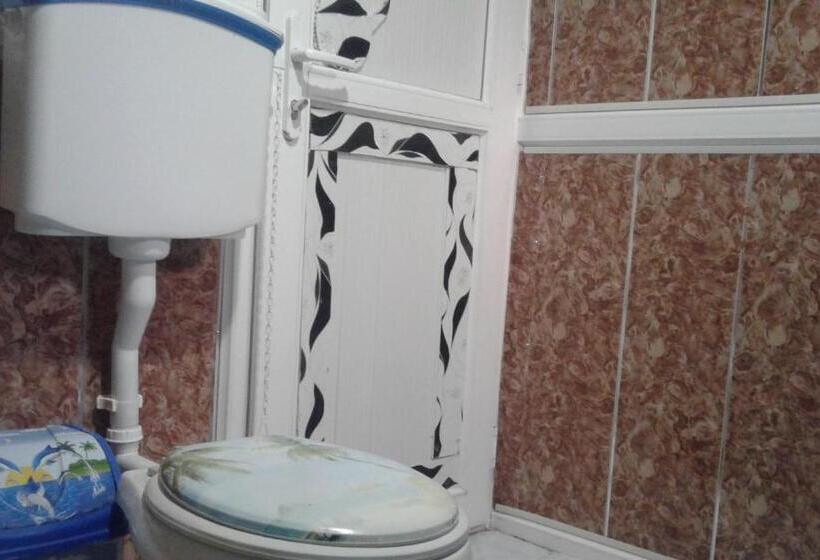 اتاق استاندارد با چشم‌انداز باغ, Ilgar's Hostel