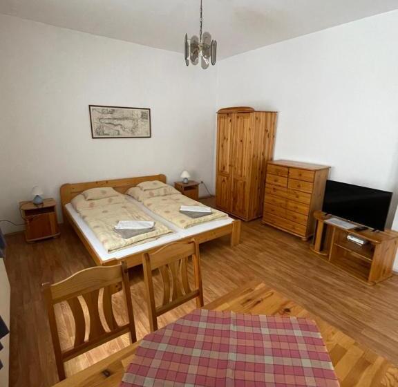 Четырехместный Номер Стандарт, Katalinkert Panzió
