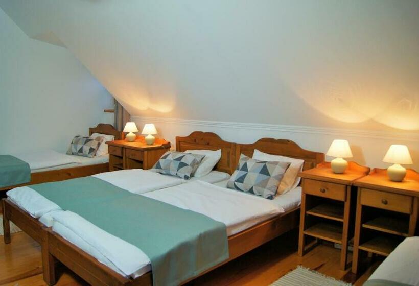 חדר סטנדרט לארבעה, Rácz Fogadó