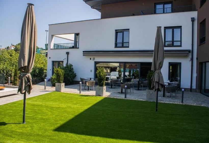 Номер Economy, Mediterraneo Luxury Room Esztergom