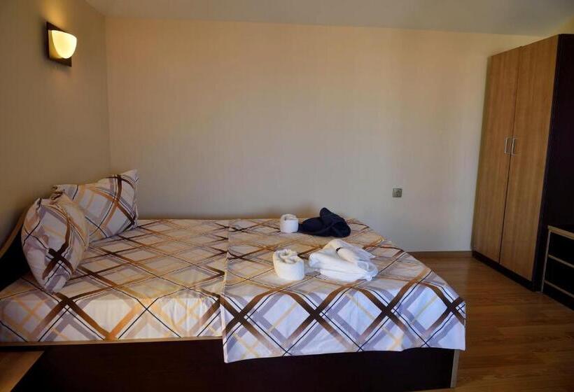 Студио Стандарт с Балконом, Family Hotel Saint George