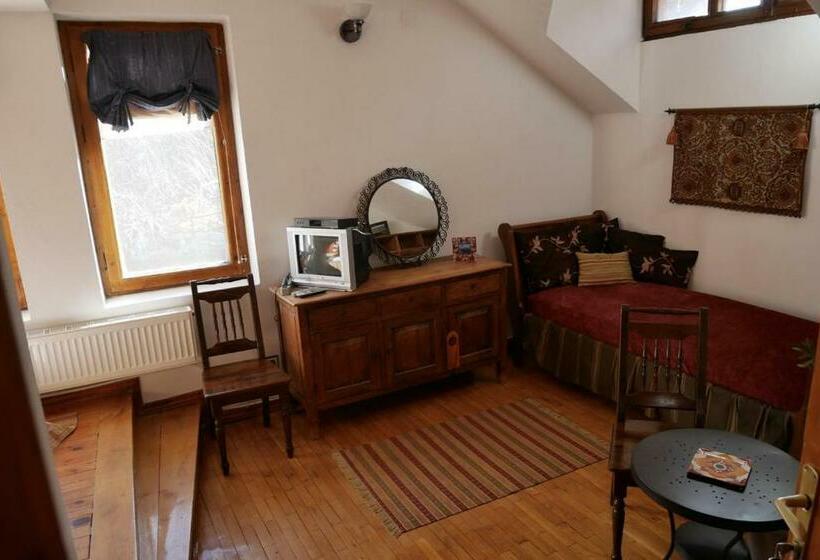 标准三人间, Castle Cottage Bed & Breakfast