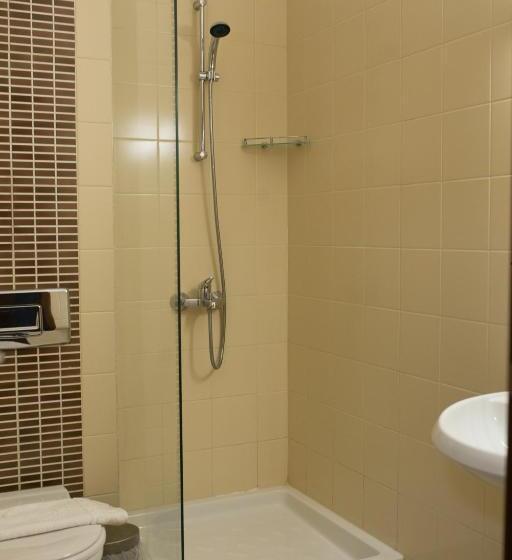 Quarto Estandar com Sacada, Ema