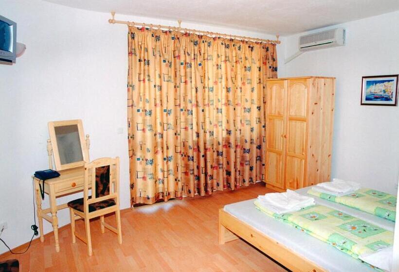 Номер Стандарт Трехместный, Gerdjika