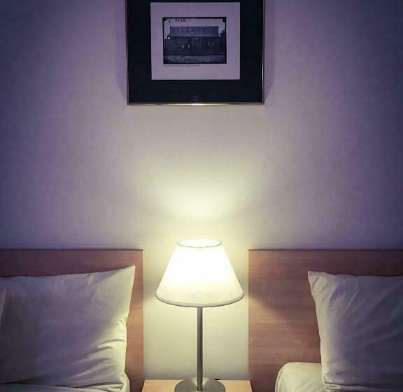 스탠다드 룸, Ten Dollar Town Motel