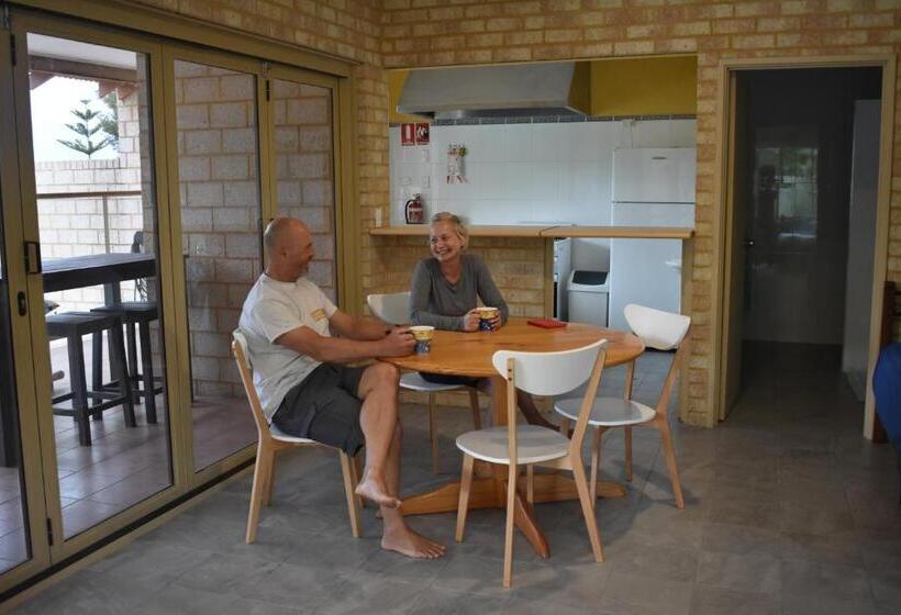 스탠다드 스튜디오, Lancelin Lodge