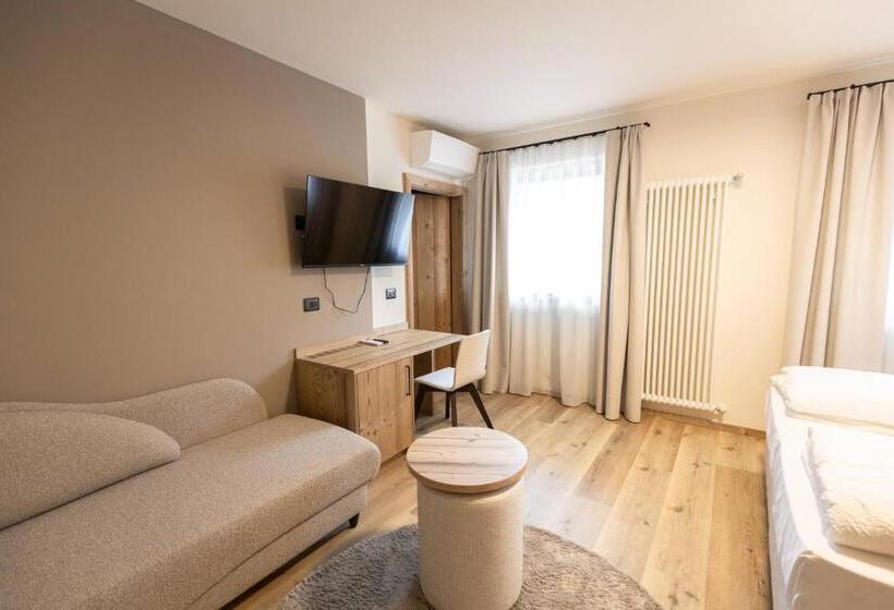 اتاق استاندارد سه نفره, Alpenrose Wellness