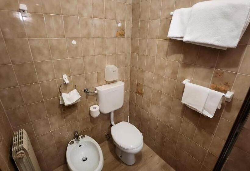 اتاق استاندارد چهارنفره با بالکن, Inter Hotel B&b