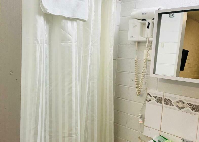 패밀리 룸, Millers Cottage Motel