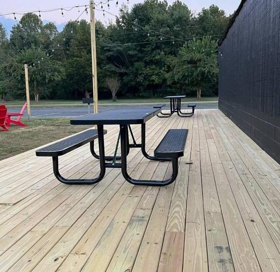 标准工作室, Meadow Room At The Trailblazer Unit 2