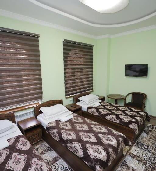 اتاق راحتی سه تخته, Guest House Gumbaz Sts