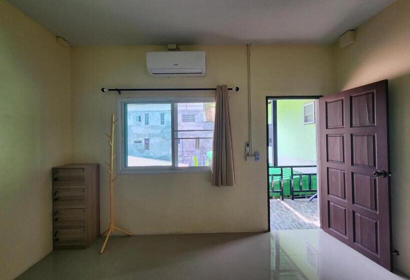 تختخواب در اتاق مشترک, Skypearl Guesthouse & Pub