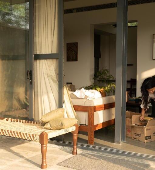 Номер Superior Кровать Кинг, Jaadooghar Stays, Earth Friendly Stay, Chandigarh