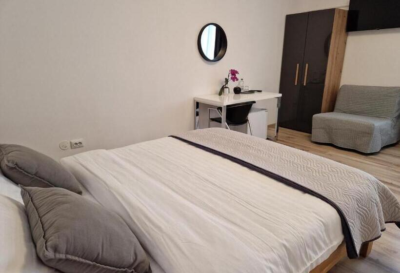 豪华三人间, Casa 7 Sate Apartament