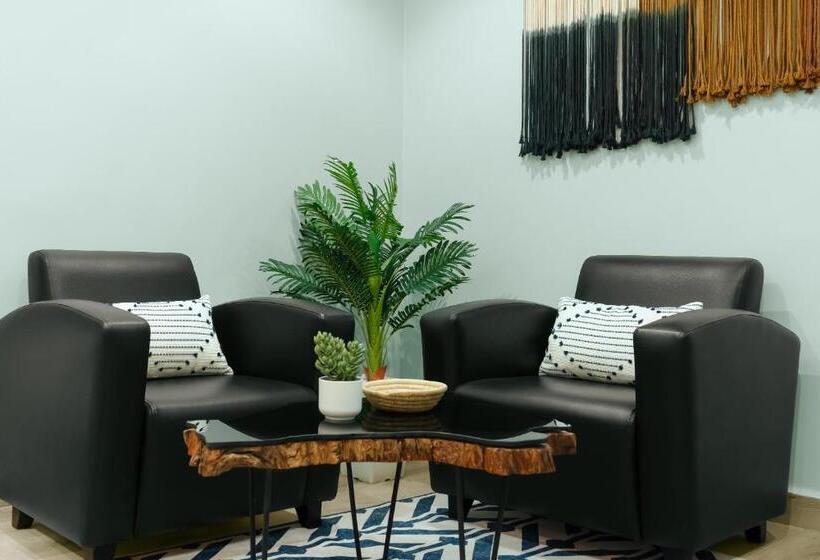 اتاق لوکس با تخت بزرگ, Kashco Apartments Wuse 2 Abuja