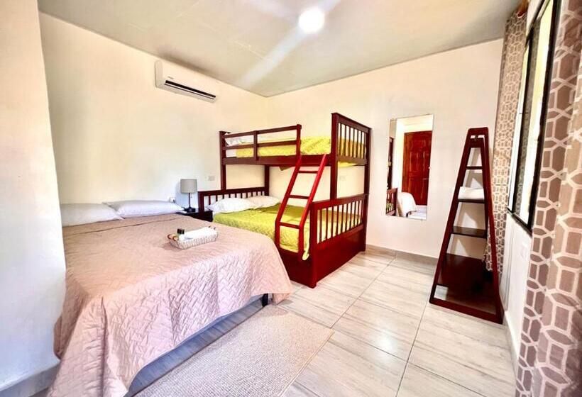 Четырехместный Номер Стандарт, Mayara Hostal