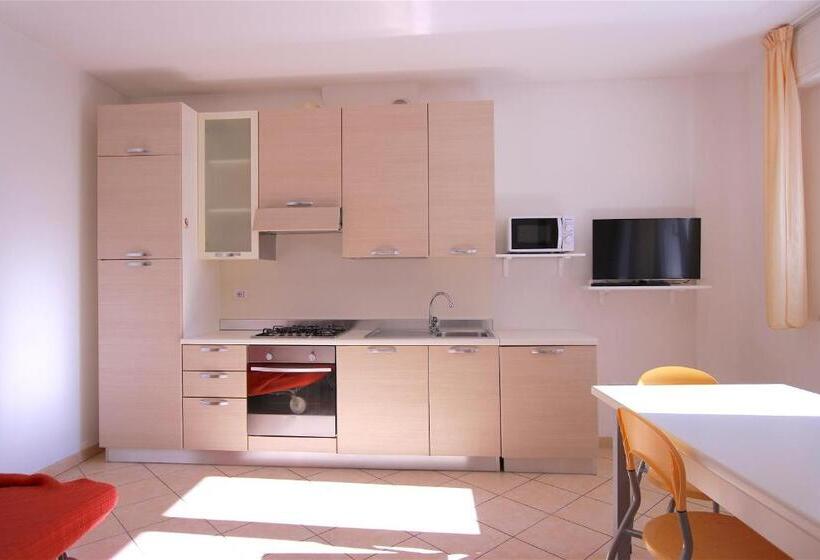 Apartamento 1 Dormitório com Sacada, Alice Appartamenti