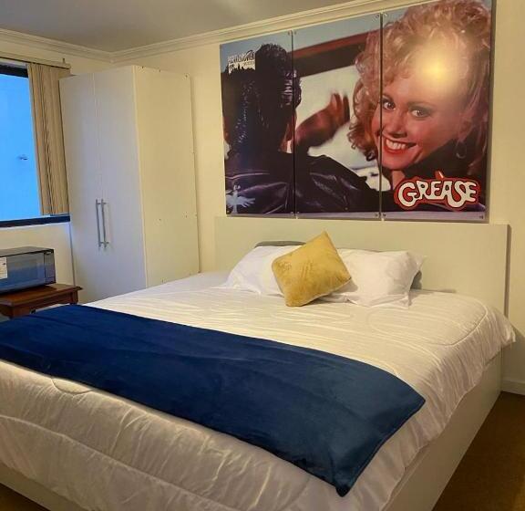 디럭스 룸, Broadway Suites