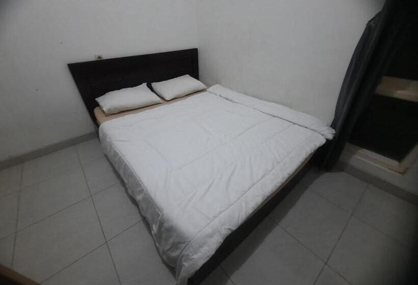 디럭스 룸, Oyo 93870 Damai Guest House Cirebon