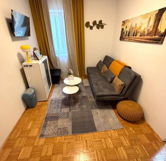Apartamento 1 Dormitório com Sacada, K.o Family Apartment