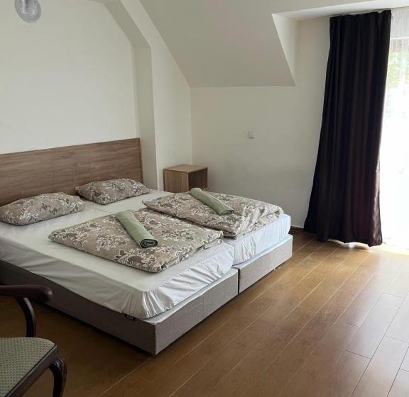 标准间, En Suite Rooms: Novа Guesthouse In Sofia Center