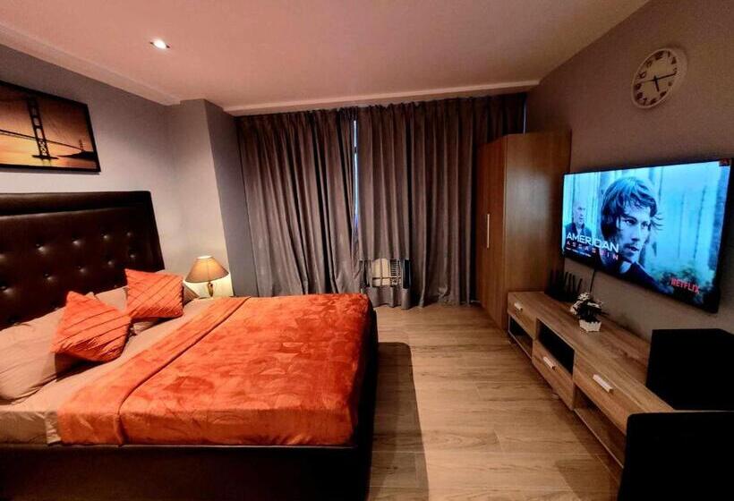 Студия Стандарт, Gramercy Staycaytion
