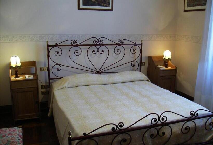 آپارتمان 3 خوابه, B&b Santa Chiara