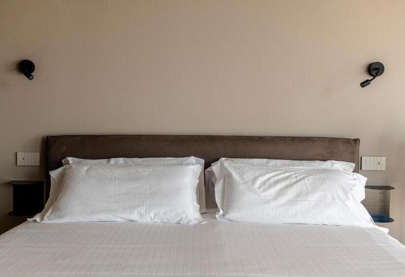 סטודיו דלוקס, Il Cortile Suites