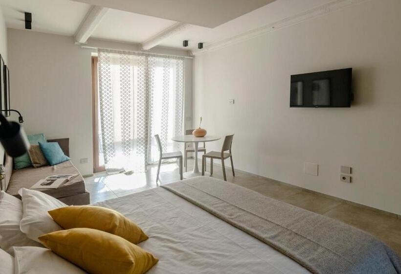 סטודיו סטנדרט עם מרפסת, Il Cortile Suites