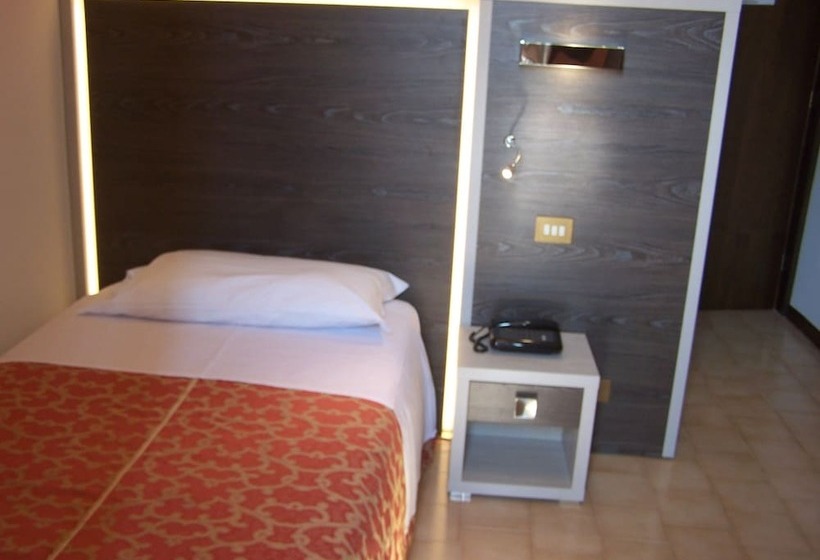 חדר סטנדרט יחיד, Albergo Carancini