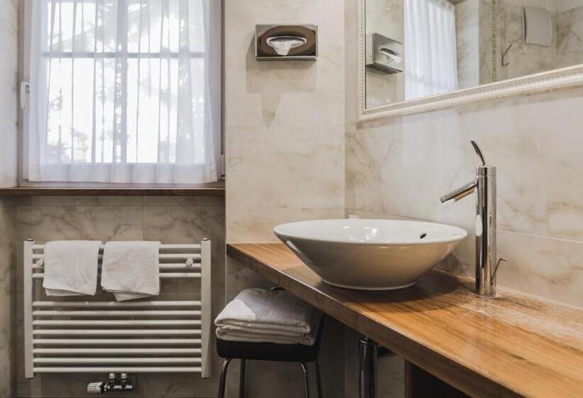 Полулюкс, Chalet S   Dolomites Design   Adults Recommended