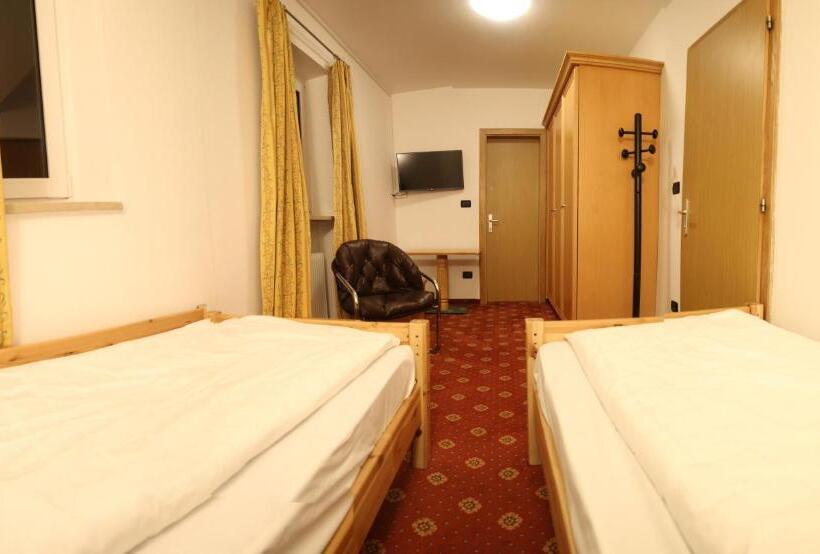 Номер Стандарт Вид на Сад, Rider Hotel Obereggen