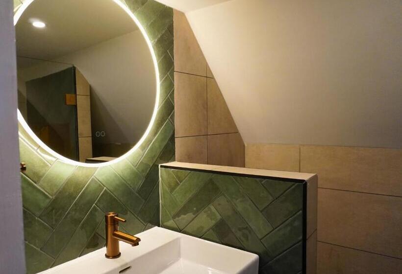 Номер Deluxe с Балконом, B&b Catharinenburg, Optionele Wellnessfaciliteiten Beschikbaar!