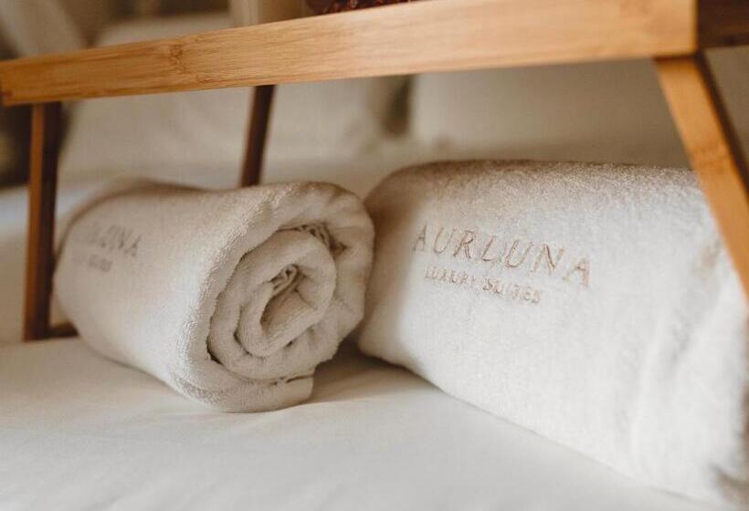 سوئیت با وان آب گرم, Aurluna Luxury Suites