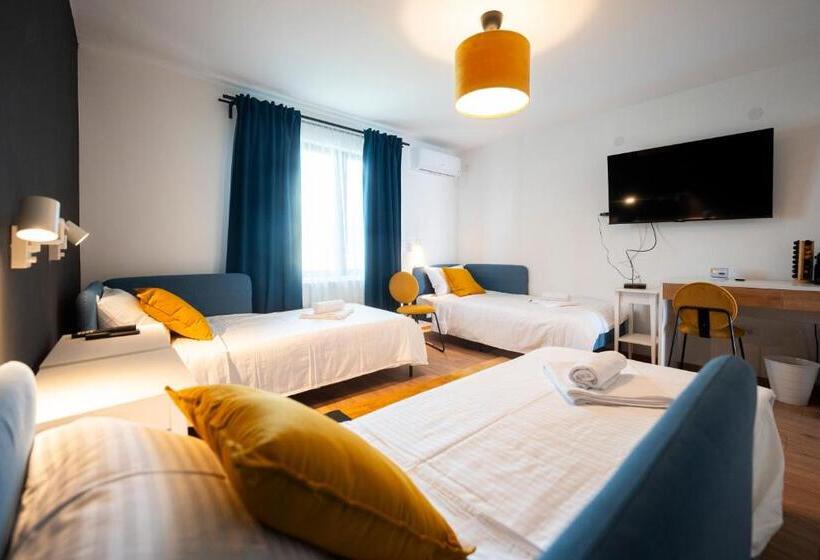 غرفة قياسية ثلاثية مطلة علي الحديقة, Cozy Nook B&b   Free Private Parking