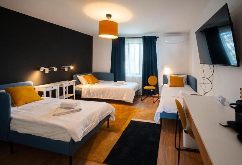 غرفة قياسية ثلاثية ذات اطلالة, Cozy Nook B&b   Free Private Parking