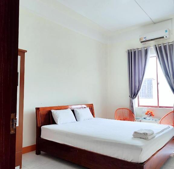 Deluxe Room Side Sea View, View Nhat Le Beach