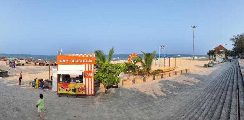 Standard Room Garden View, View Nhat Le Beach