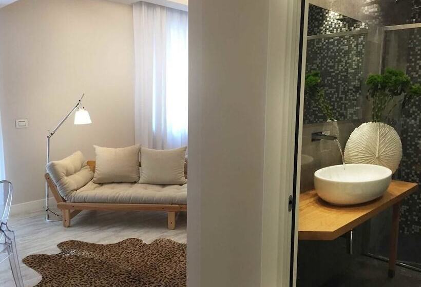 Suite, Best Season