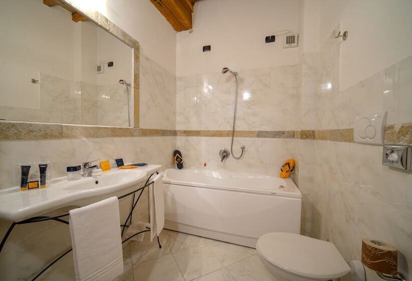Семейный Номер, Abetone E Piramidi Resort