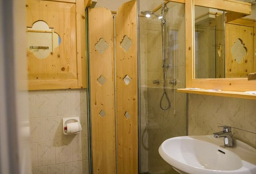 اتاق استاندارد چهار تخته, Al Sasso Di Stria