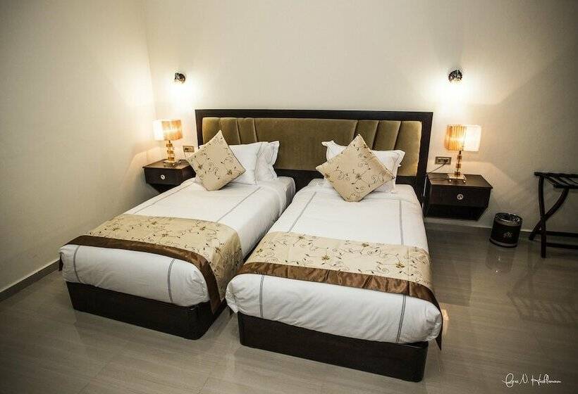 Standard Room, Queen Plaza