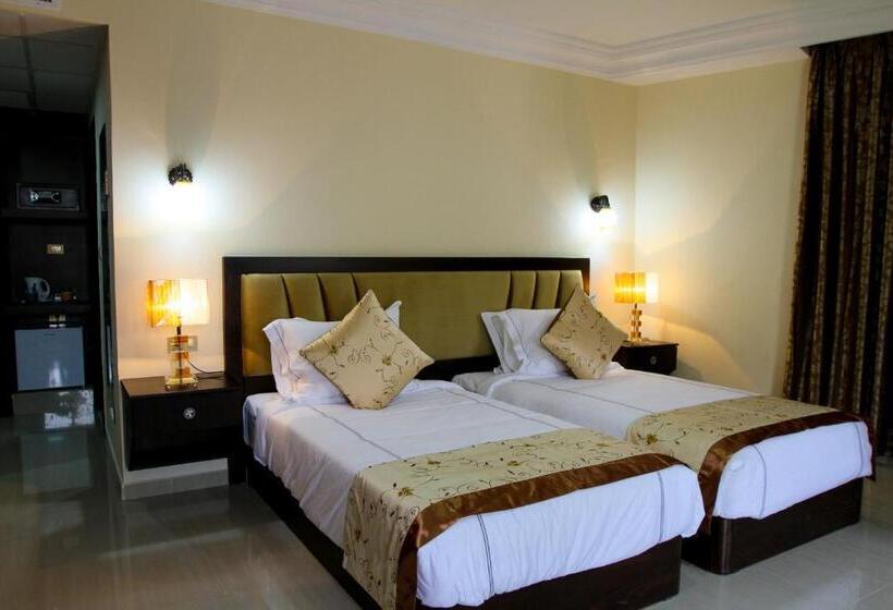 Deluxe Room, Queen Plaza