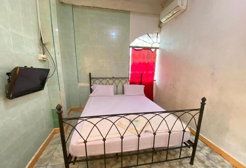 标准间, Oyo 93781 Hotel California 2