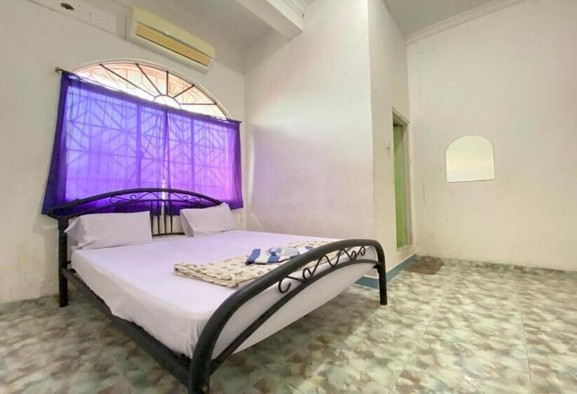 标准间, Oyo 93781 Hotel California 2